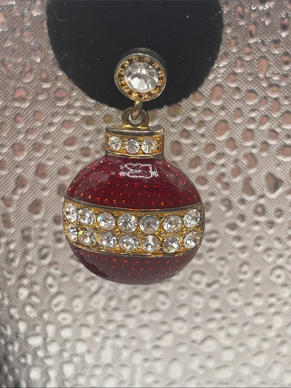 07.08.26-1 Eisenberg Ice Vintage Ornament Earrings in Red 😱